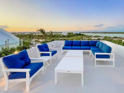 Luxury Villa Photo #14
