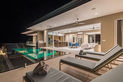Luxury Villa Photo #9