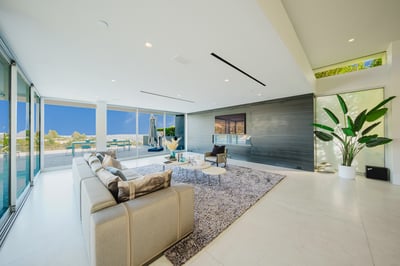 Luxury Villa Photo #30
