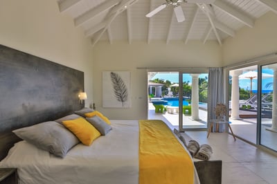 Luxury Villa Photo #31