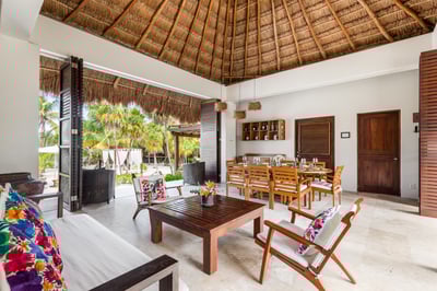Luxury Villa Photo #15