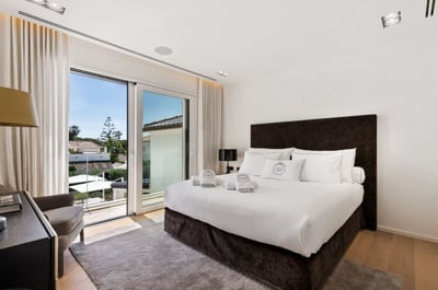 Luxury Villa Photo #22