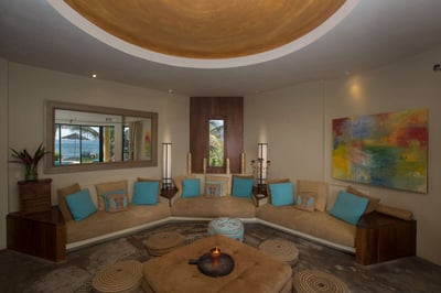 Luxury Villa Photo #17