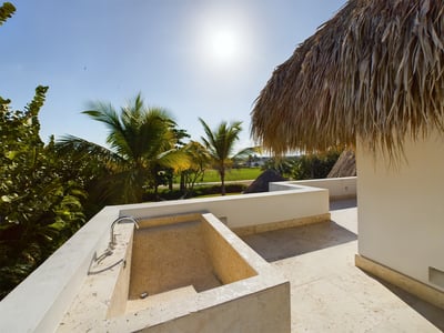 Luxury Villa Photo #30