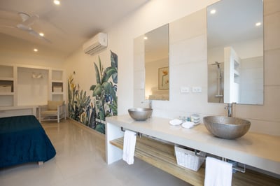 Luxury Villa Photo #39