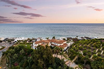 Luxury Villa Photo #2