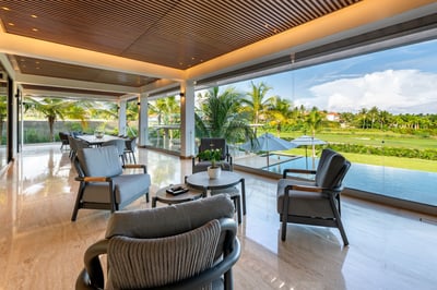 Luxury Villa Photo #11