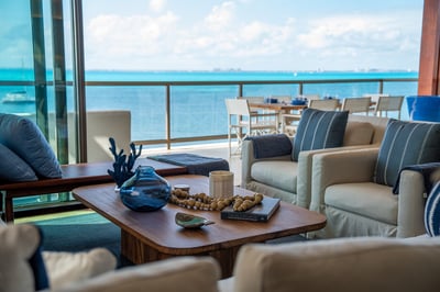 Luxury Villa Photo #17