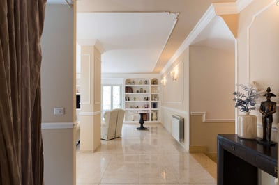 Luxury Villa Photo #29