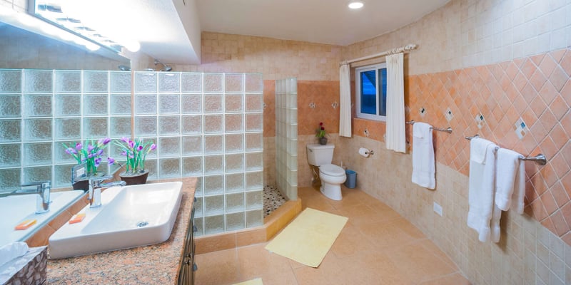 Cayman Castle & Guesthouse