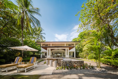 Luxury Villa Photo #3