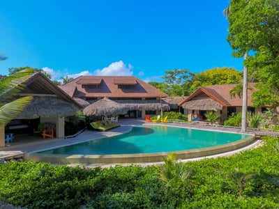 Luxury Villa Photo #3