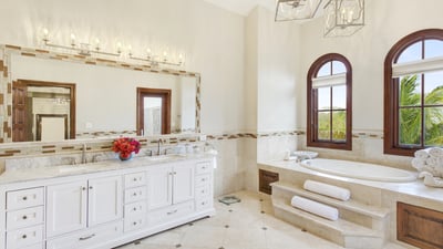 Luxury Villa Photo #41