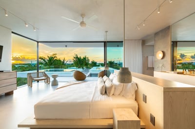 Luxury Villa Photo #48