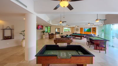 Luxury Villa Photo #32