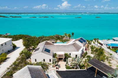 Luxury Villa Photo #4