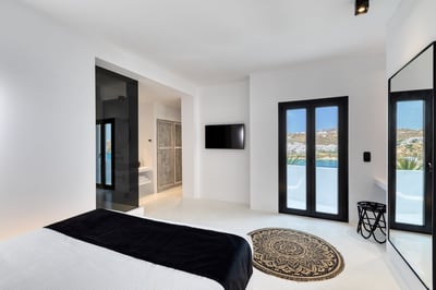 Luxury Villa Photo #24