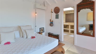 Luxury Villa Photo #22