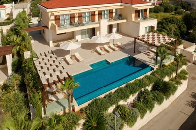 Luxury Villa Photo #10