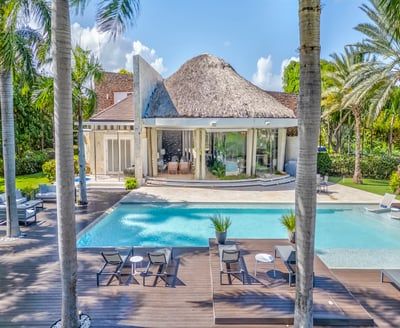 Luxury Villa Photo #2