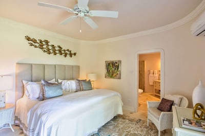 Luxury Villa Photo #23