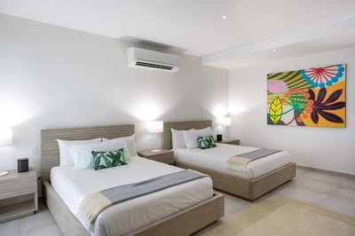 Luxury Villa Photo #32