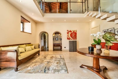 Luxury Villa Photo #13