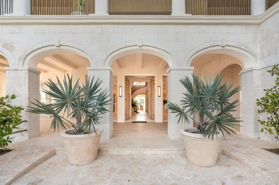 Luxury Villa Photo #25