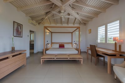 Luxury Villa Photo #25