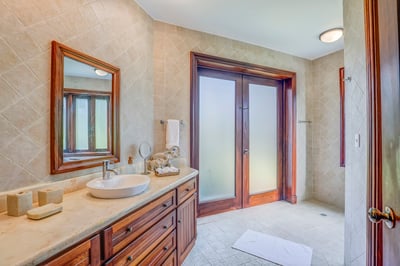 Luxury Villa Photo #30