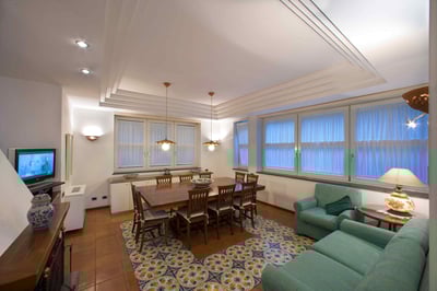 Luxury Villa Photo #12