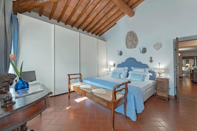 Luxury Villa Photo #34