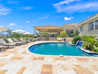Luxury Villa Photo #3