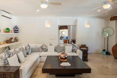 Luxury Villa Photo #19
