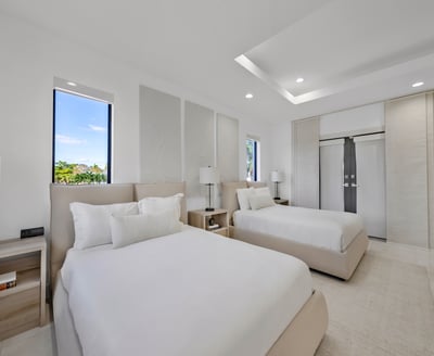 Luxury Villa Photo #48