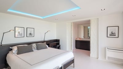 Luxury Villa Photo #50