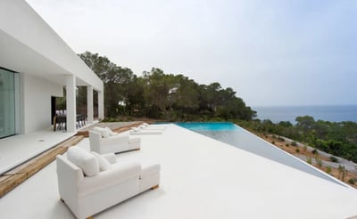 Luxury Villa Photo #4