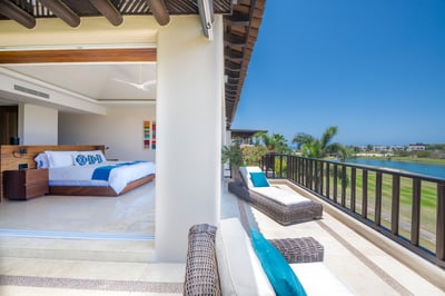 Luxury Villa Photo #25