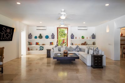 Luxury Villa Photo #21