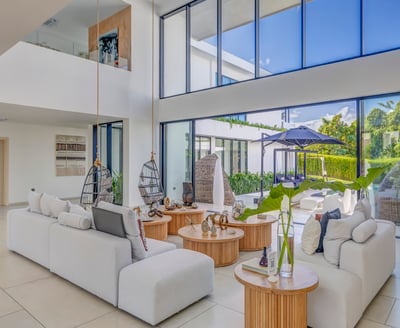 Luxury Villa Photo #18