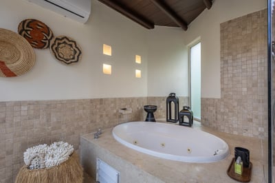 Luxury Villa Photo #32