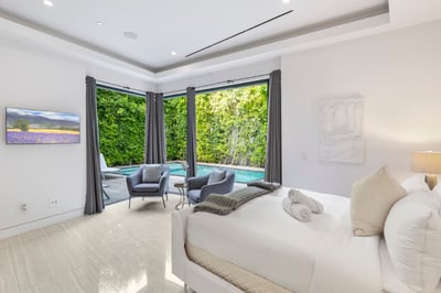 Luxury Villa Photo #20
