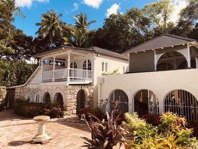 Luxury Villa Photo #6