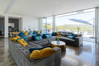 Luxury Villa Photo #18