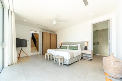 Luxury Villa Photo #31