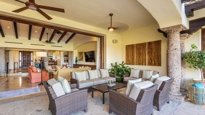 Luxury Villa Photo #31