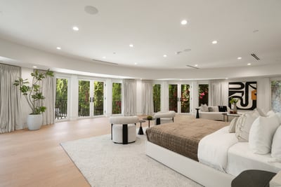 Luxury Villa Photo #35