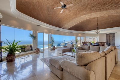 Luxury Villa Photo #21
