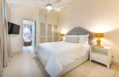 Luxury Villa Photo #11