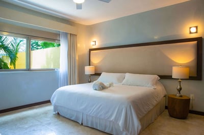 Luxury Villa Photo #20
